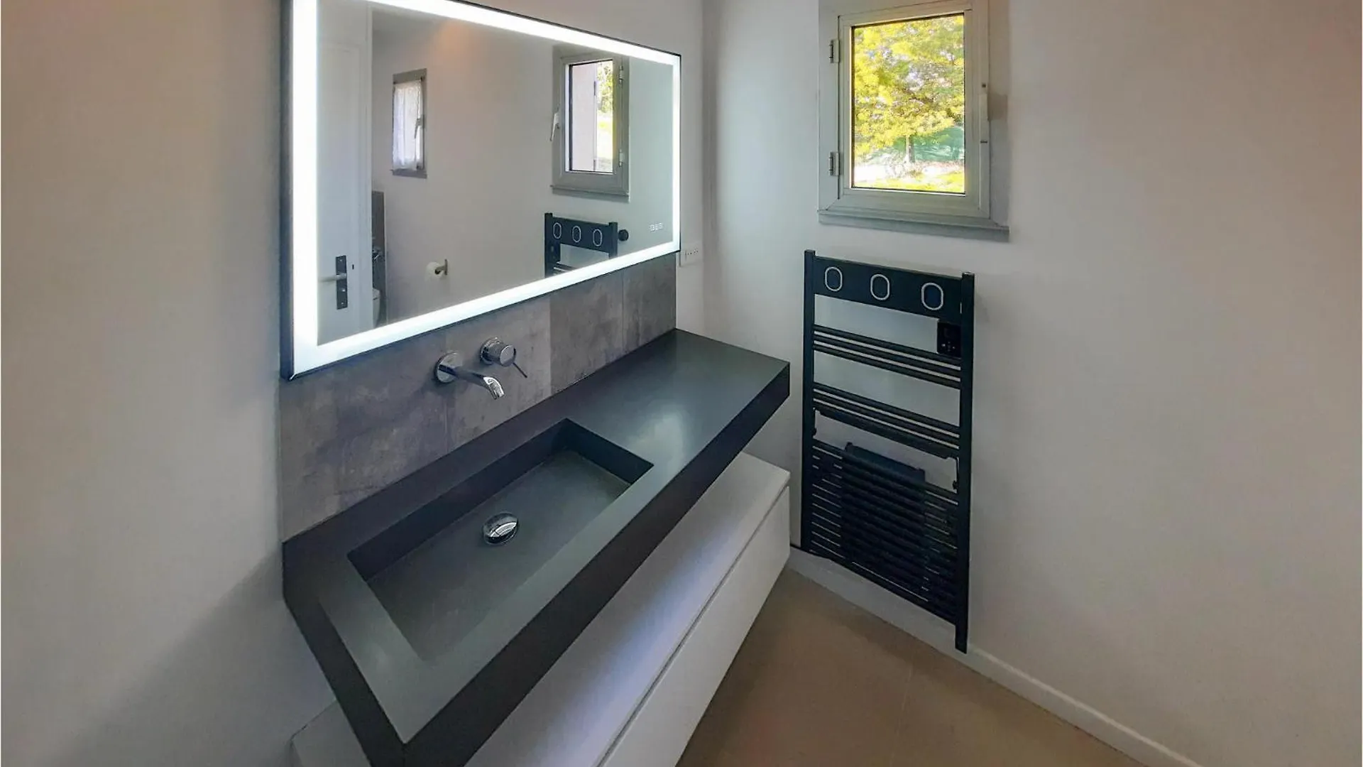 Lovely Home In Moelan-Sur-Mer With Kitchen Holiday home