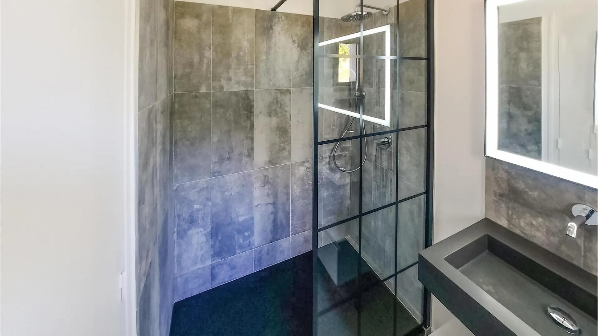 Vakantiehuis Lovely Home In Moelan-Sur-Mer With Kitchen
